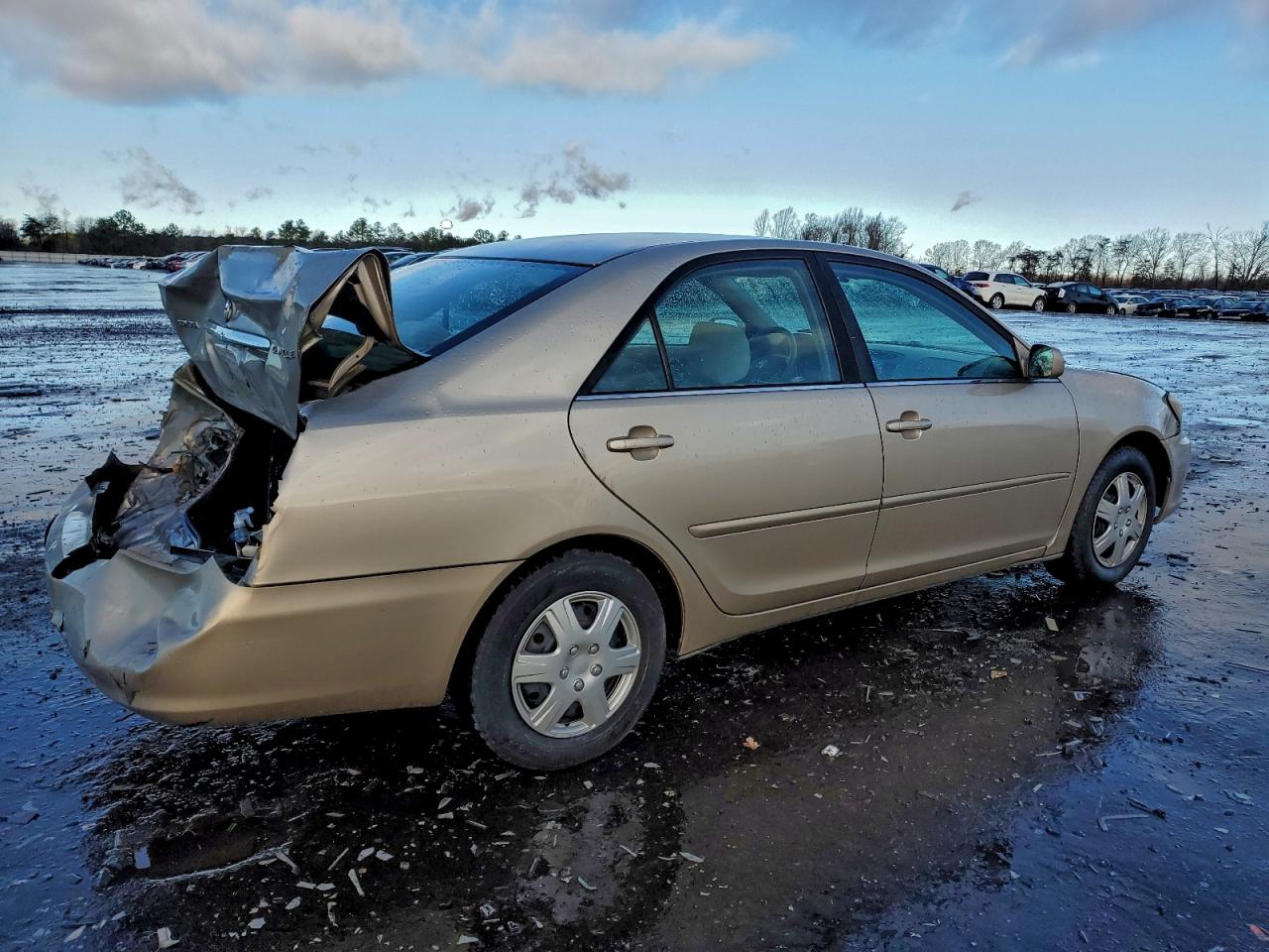 2005 TOYOTA CAMRY LE photo 3