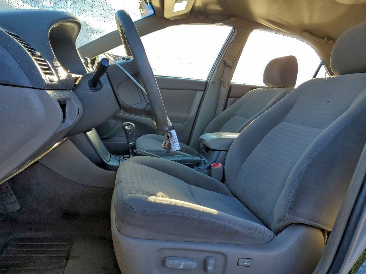 2005 TOYOTA CAMRY LE photo 7