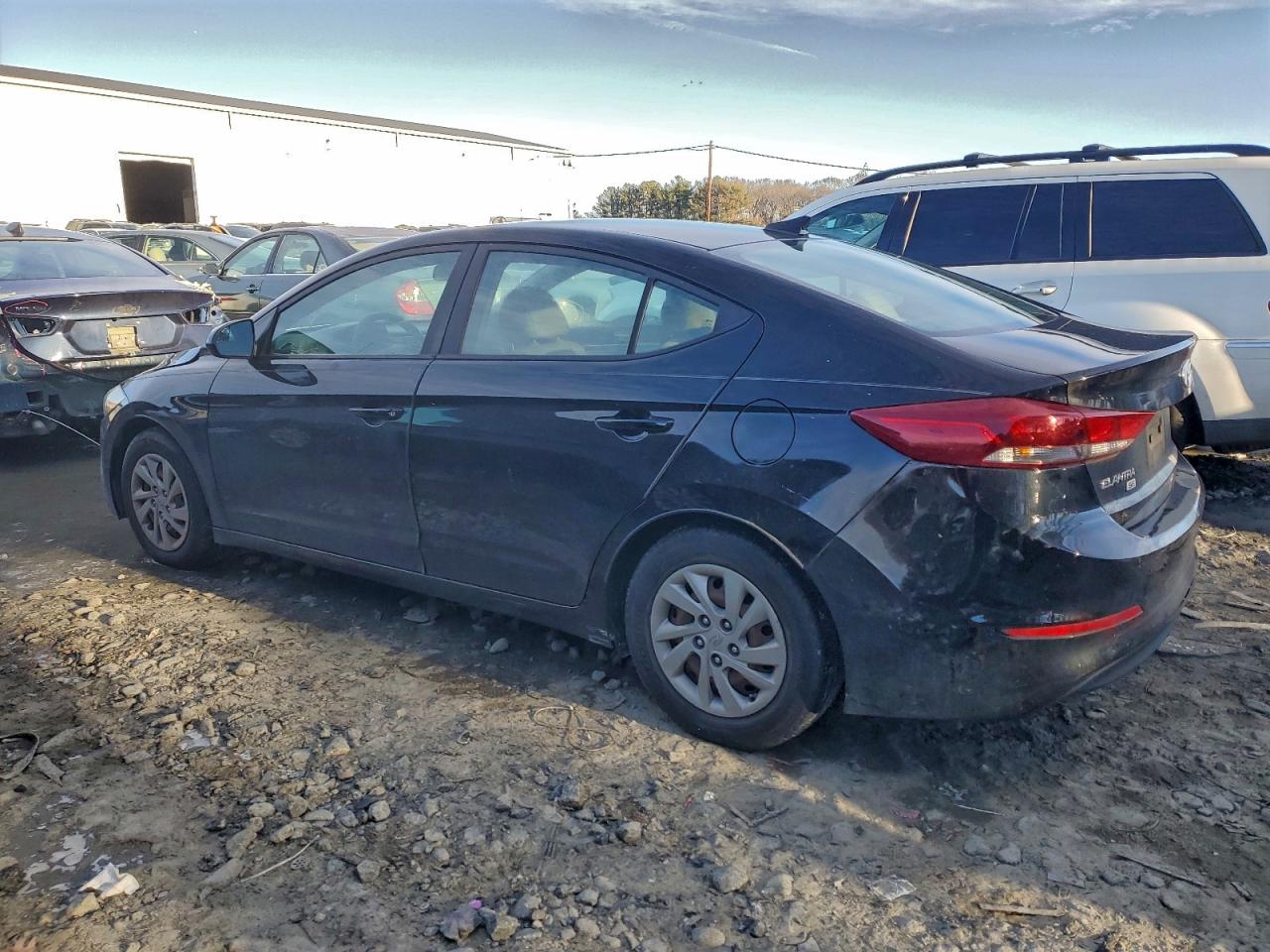 2017 HYUNDAI ELANTRA SE photo 2