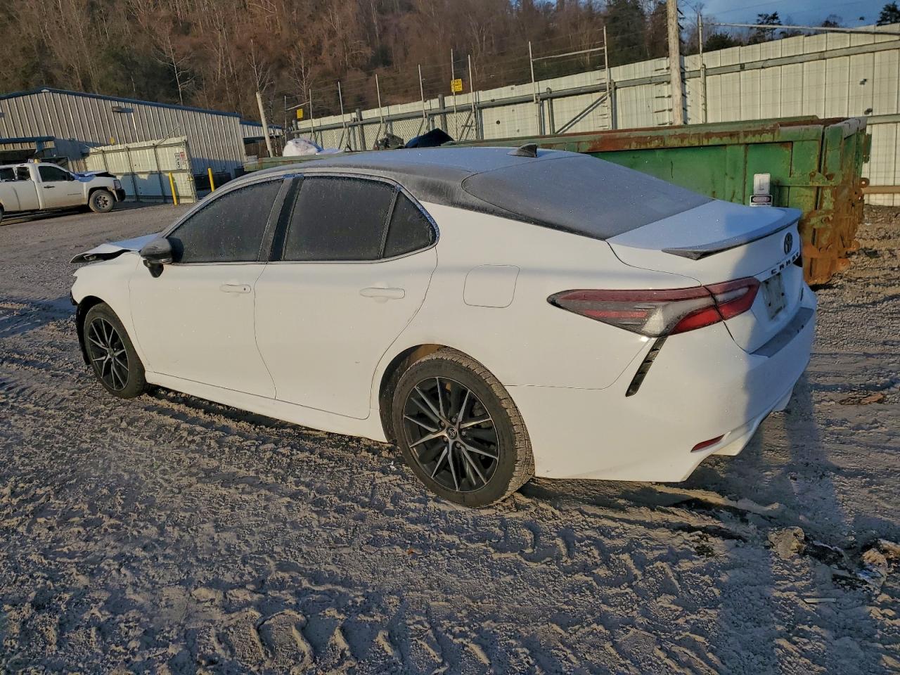2021 TOYOTA CAMRY SE photo 2