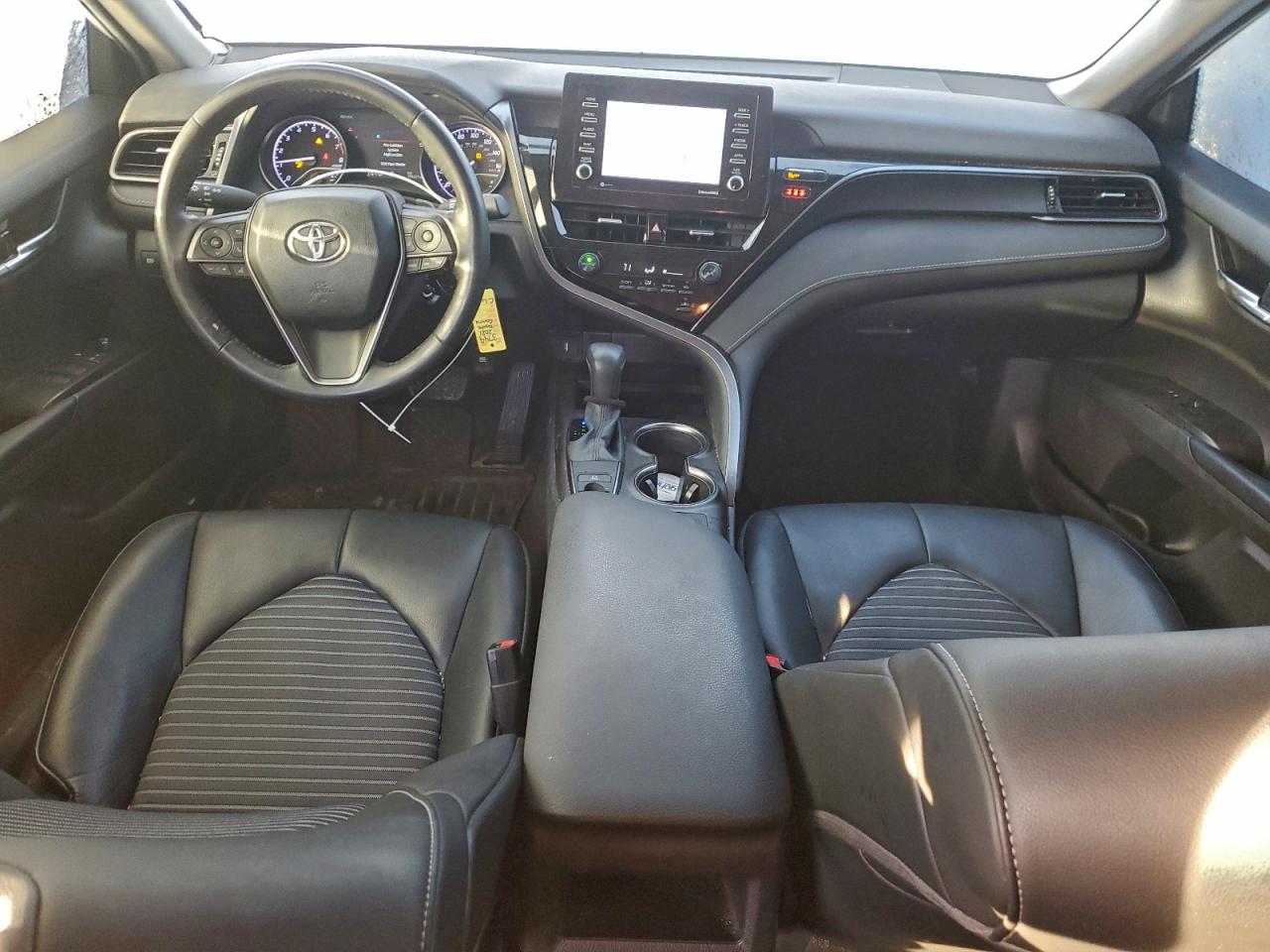 2021 TOYOTA CAMRY SE photo 8