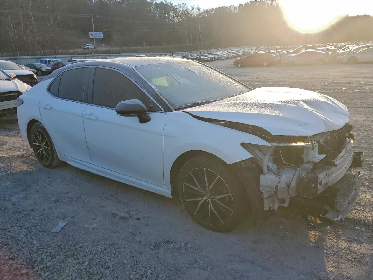 2021 TOYOTA CAMRY SE photo 4