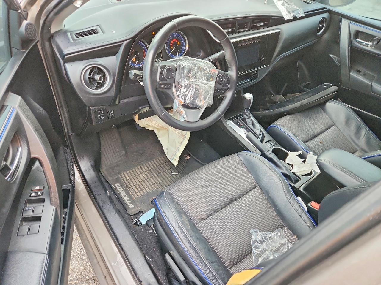 2018 TOYOTA COROLLA L photo 8