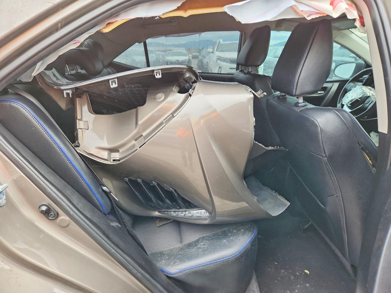 2018 TOYOTA COROLLA L photo 10