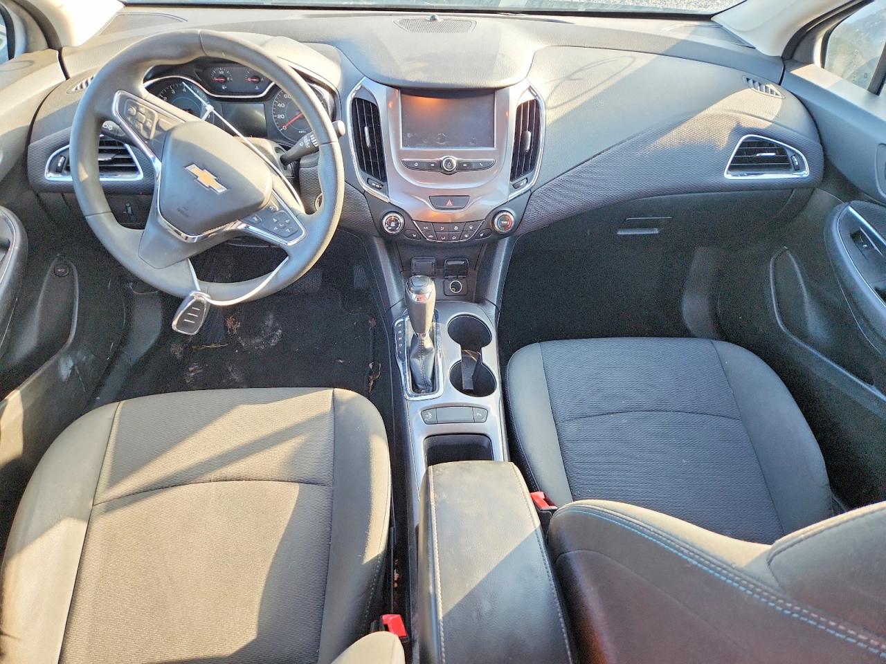 2017 CHEVROLET CRUZE LT photo 8