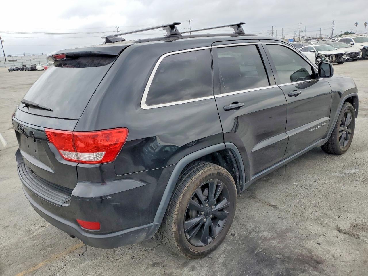 2012 JEEP GRAND CHEROKEE LAREDO photo 3