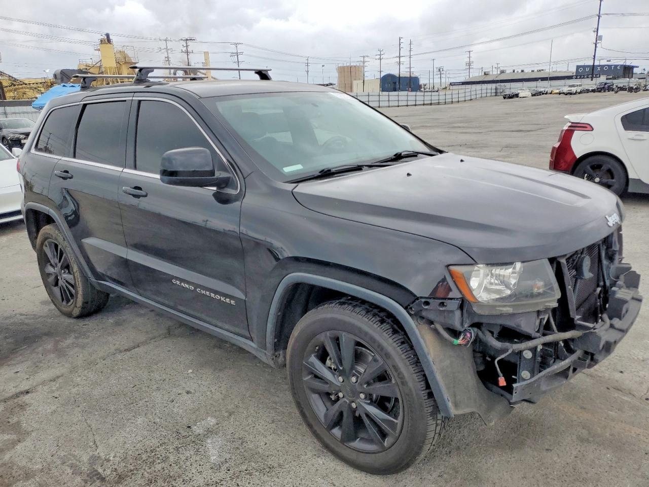 2012 JEEP GRAND CHEROKEE LAREDO photo 4