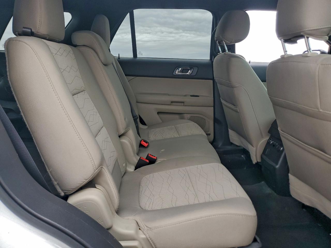 2015 FORD EXPLORER photo 28