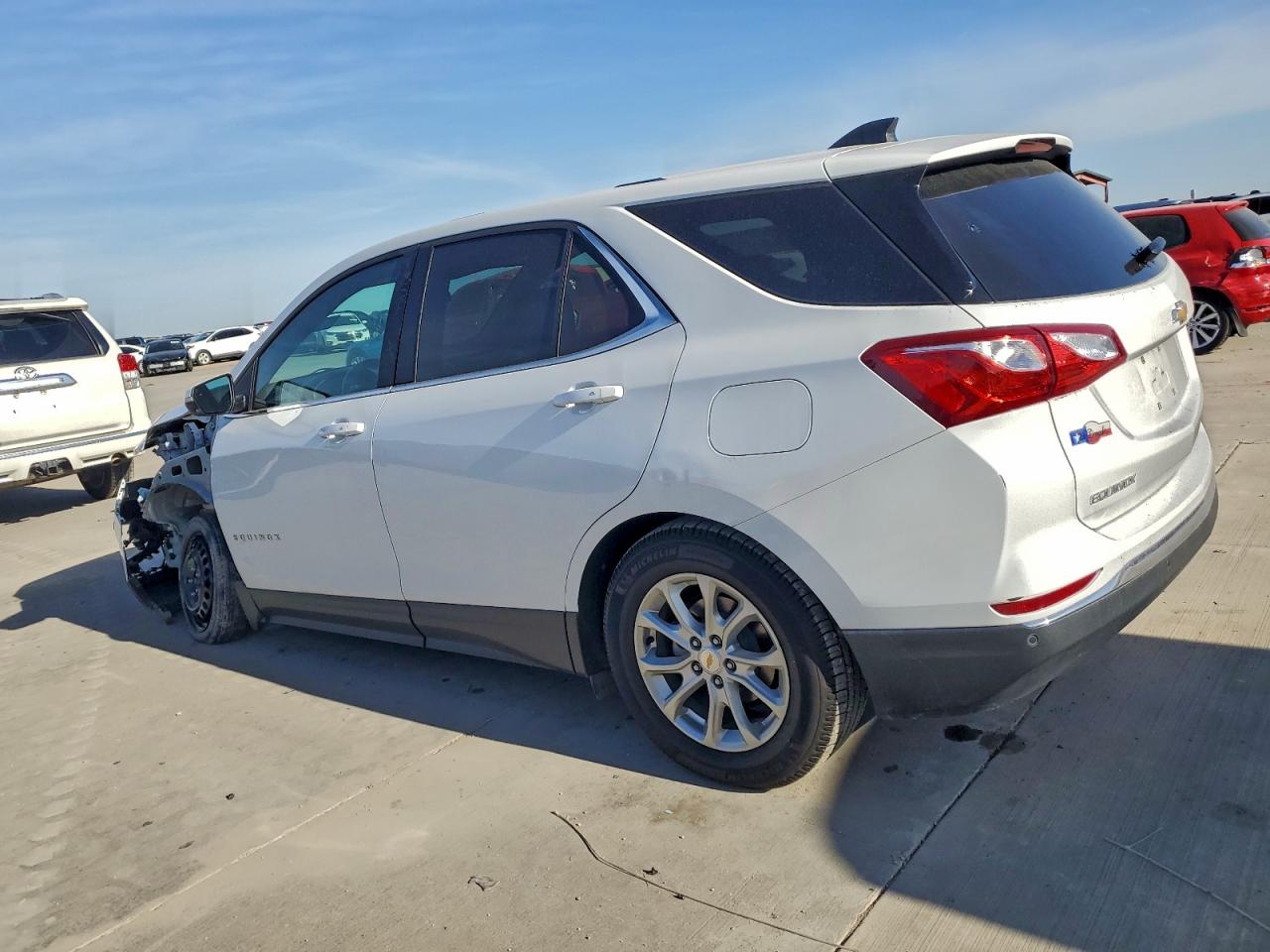2018 CHEVROLET EQUINOX LT photo 2