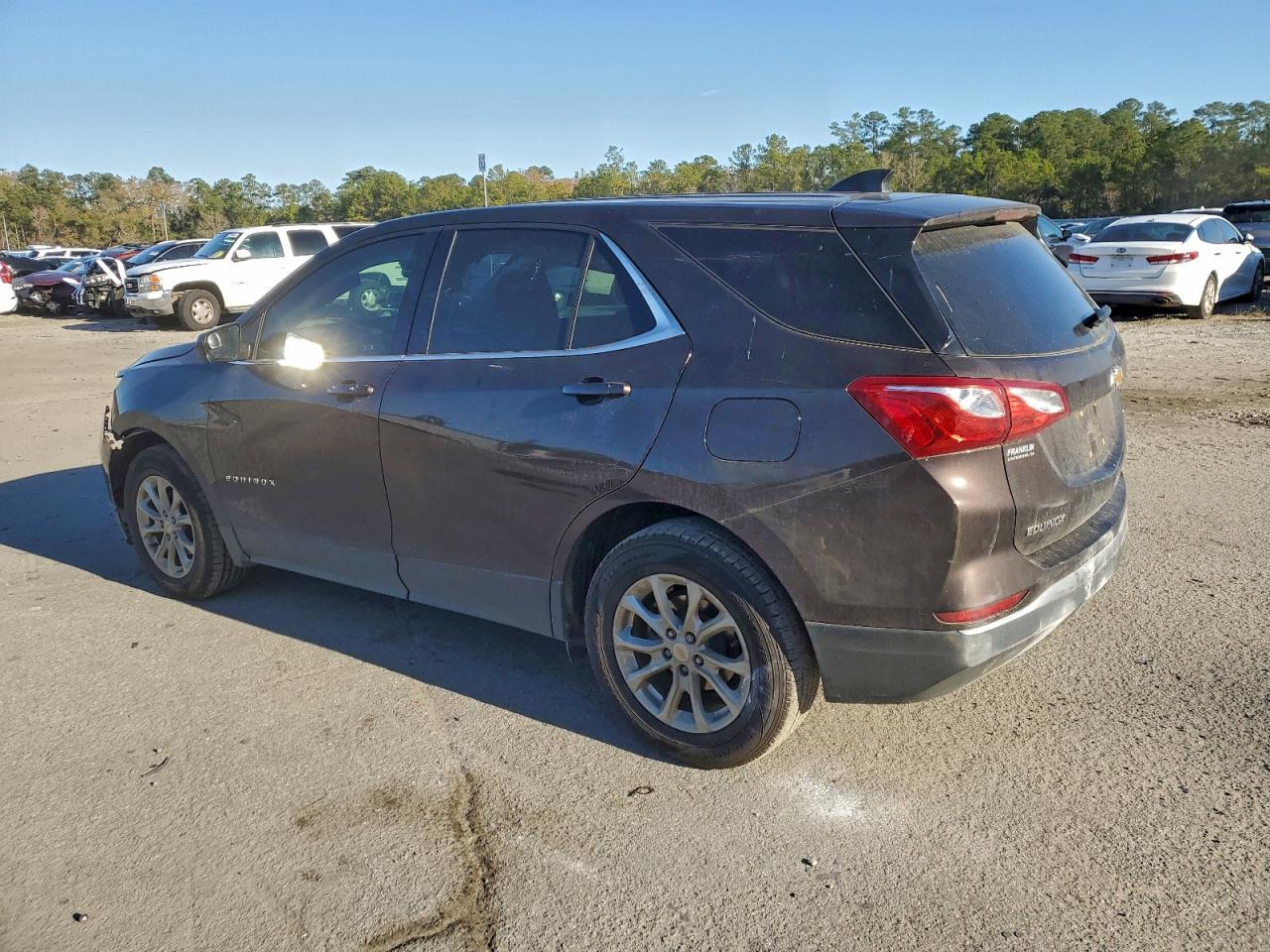 2020 CHEVROLET EQUINOX LT photo 2