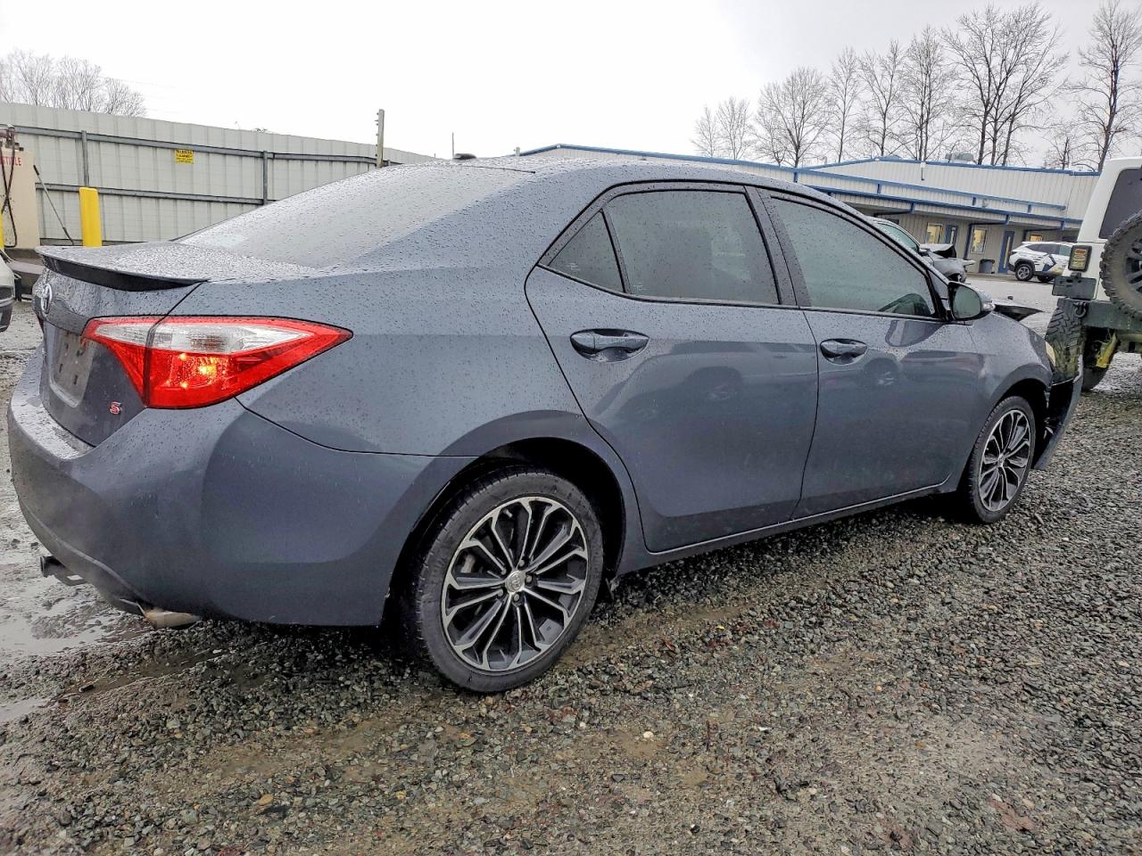 2015 TOYOTA COROLLA L photo 3