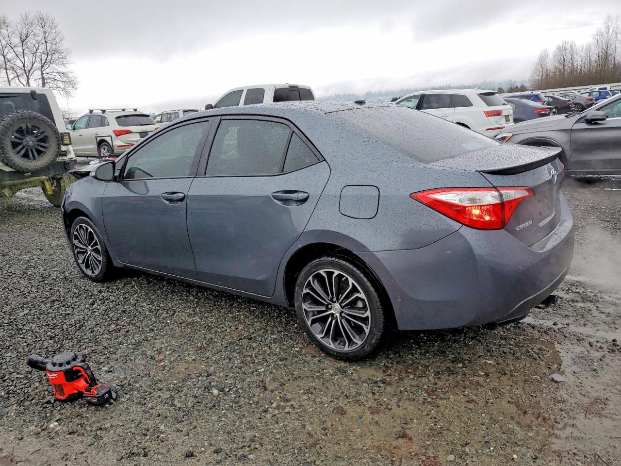 2015 TOYOTA COROLLA L photo 2