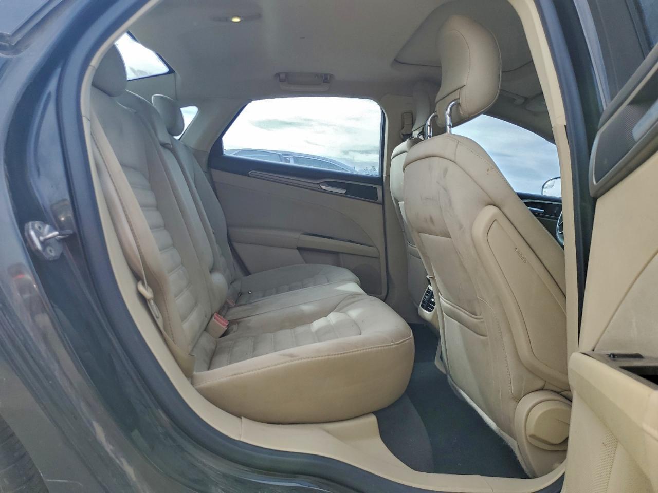 2013 FORD FUSION SE photo 28