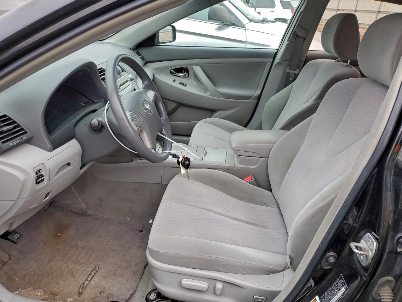 2010 TOYOTA CAMRY BASE photo 7