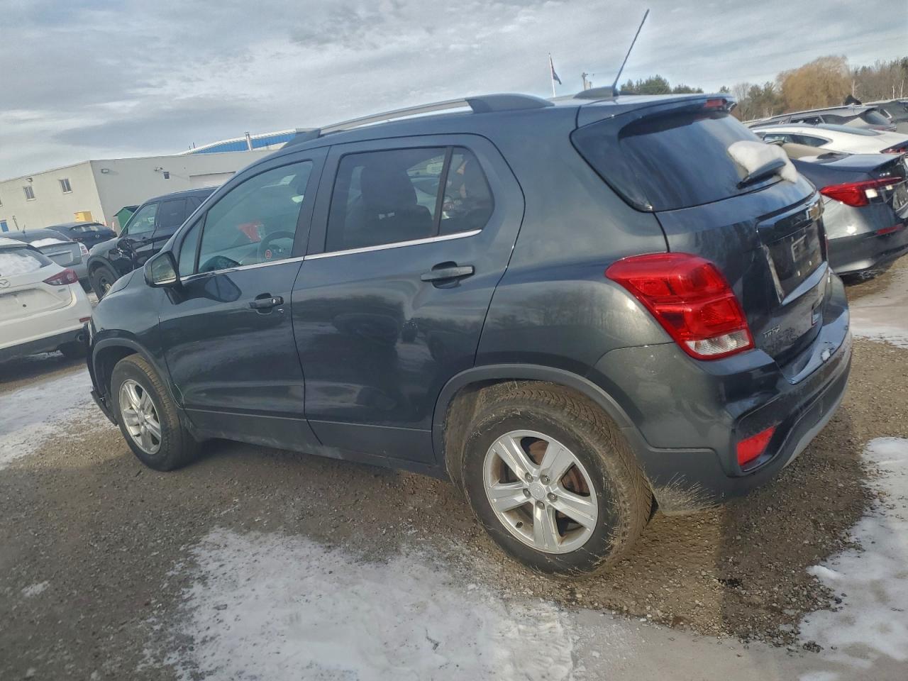 2019 CHEVROLET TRAX 1LT photo 3