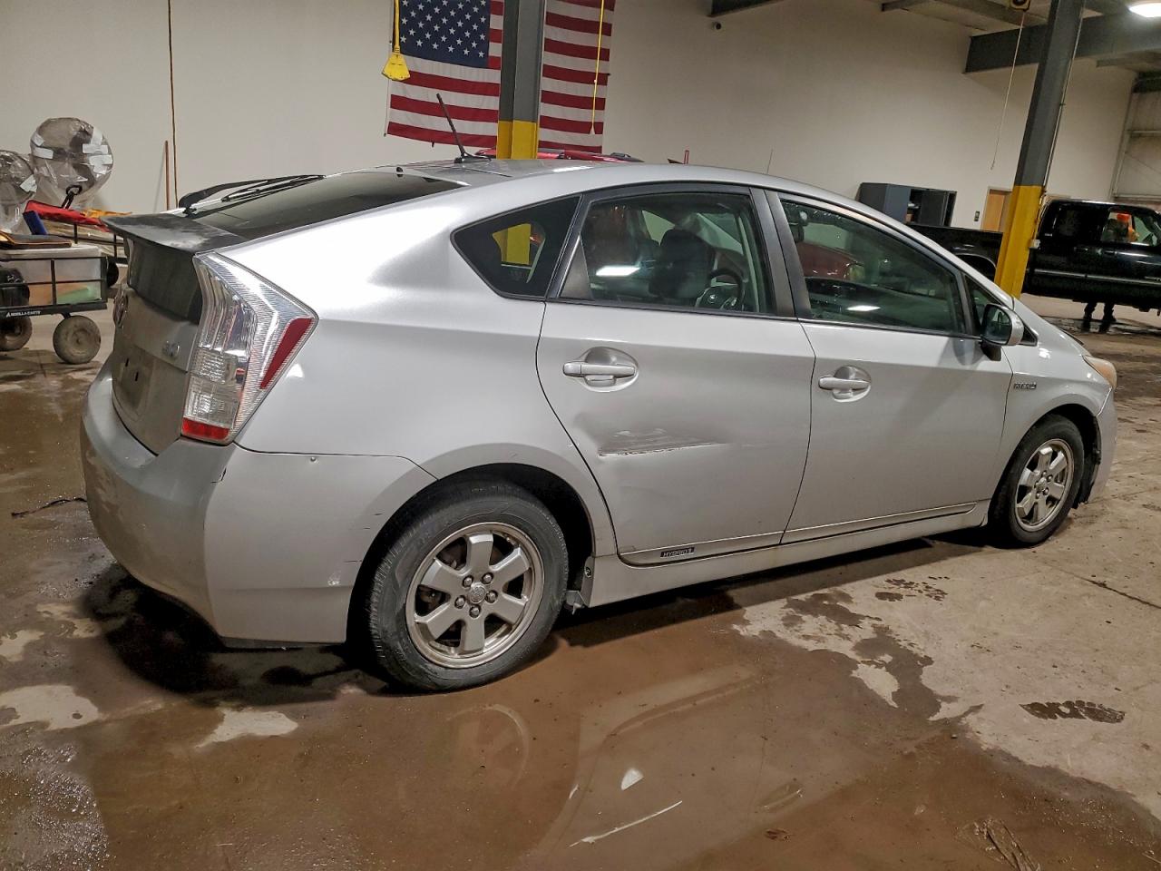 2010 TOYOTA PRIUS photo 3