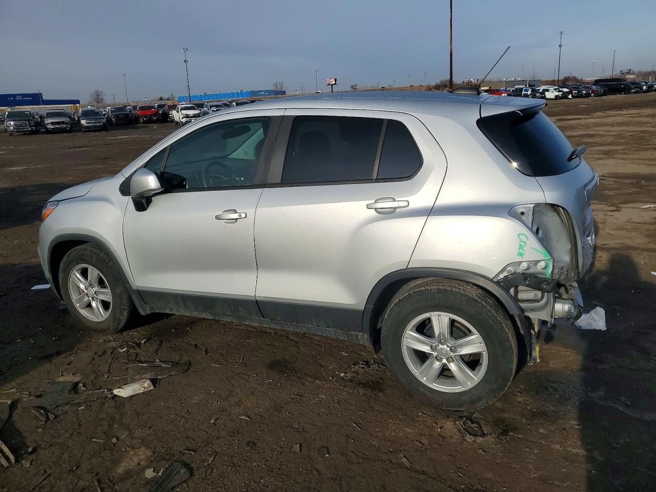 2020 CHEVROLET TRAX LS photo 2