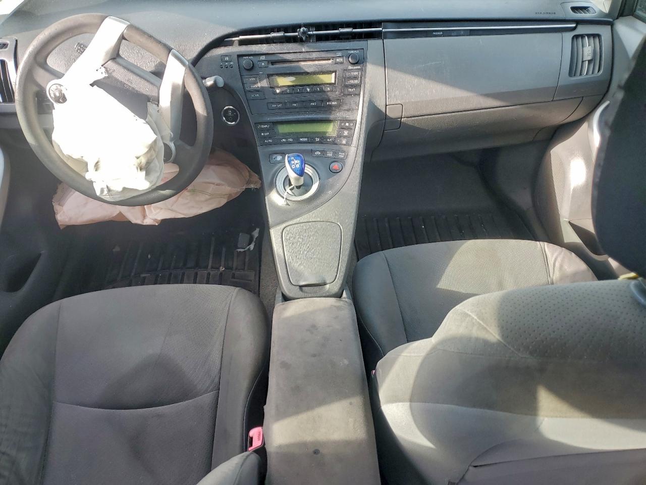 2011 TOYOTA PRIUS photo 8