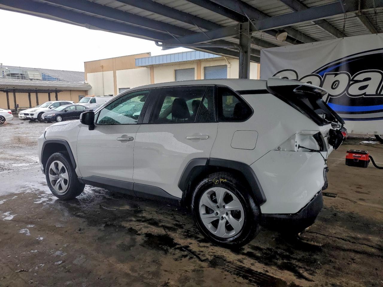 2024 TOYOTA RAV4 LE photo 2