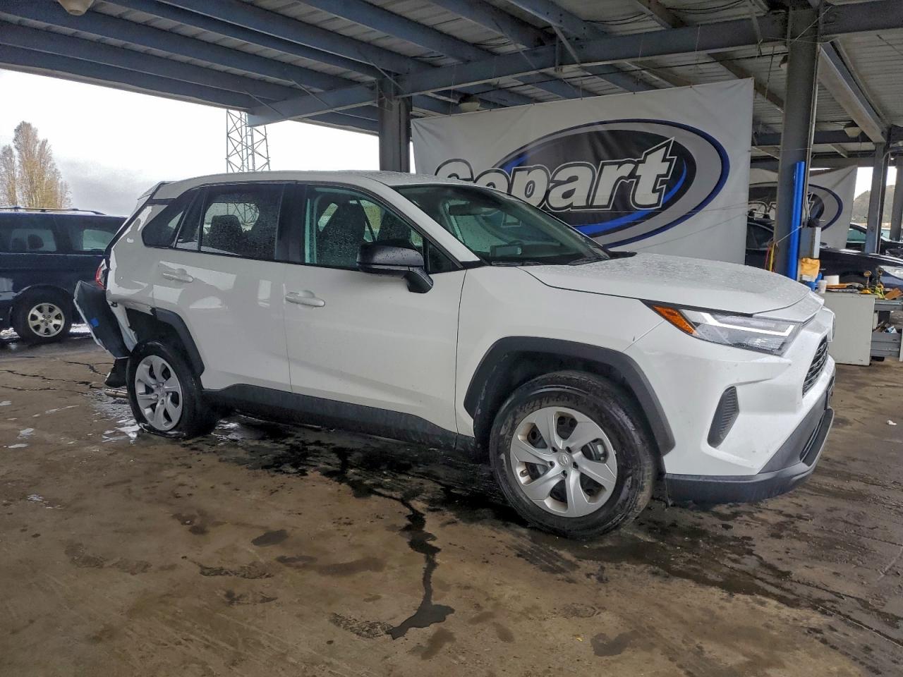 2024 TOYOTA RAV4 LE photo 4