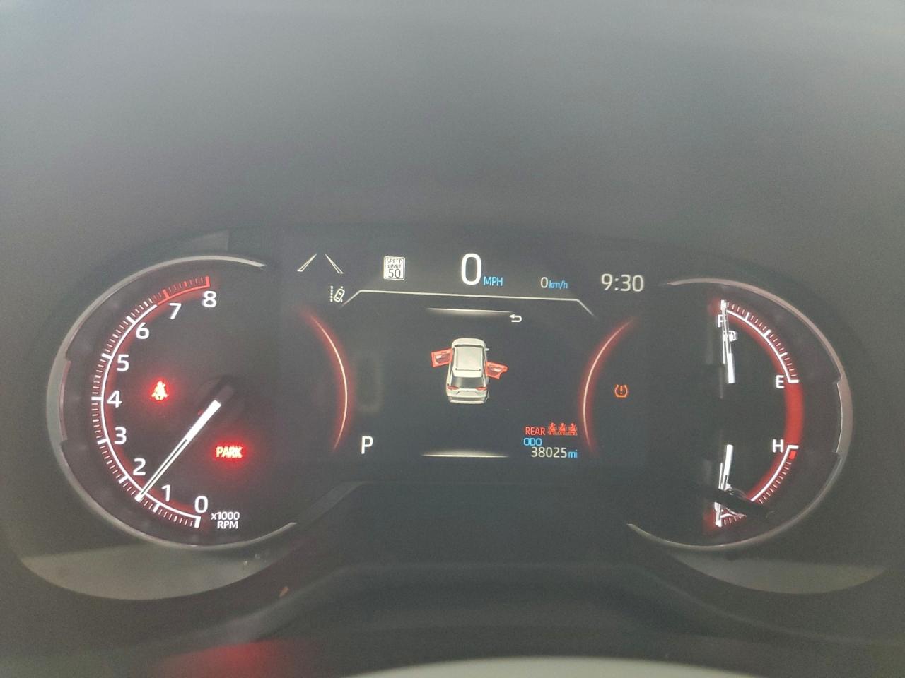 2024 TOYOTA RAV4 LE photo 9