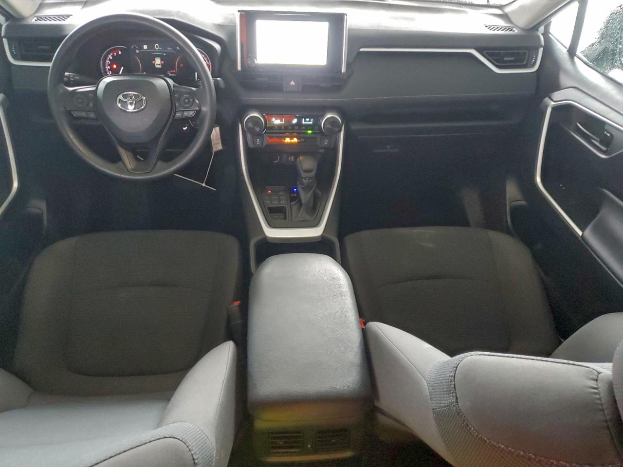 2024 TOYOTA RAV4 LE photo 8