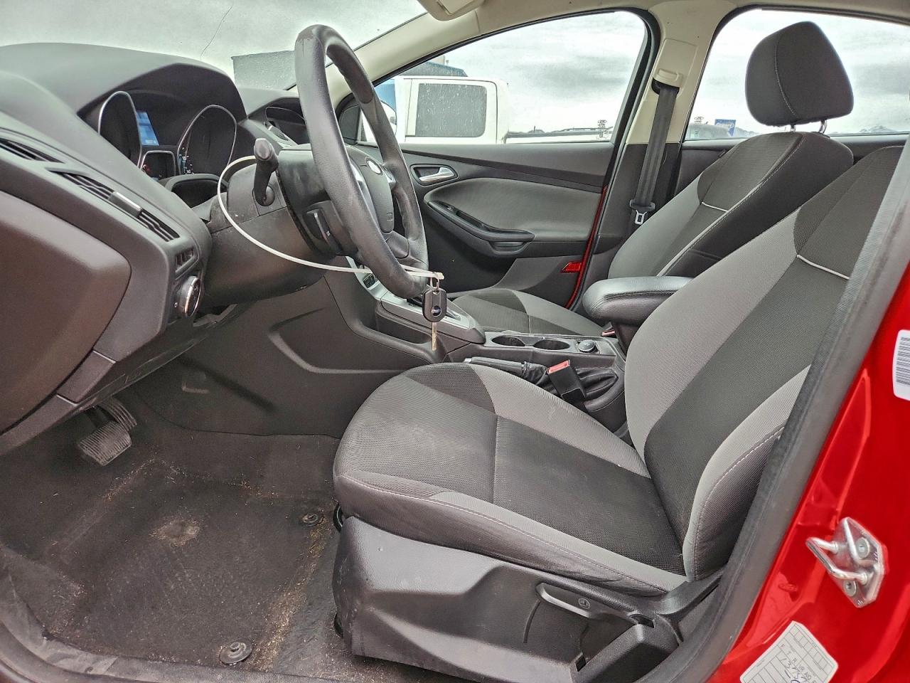 2014 FORD FOCUS SE photo 19