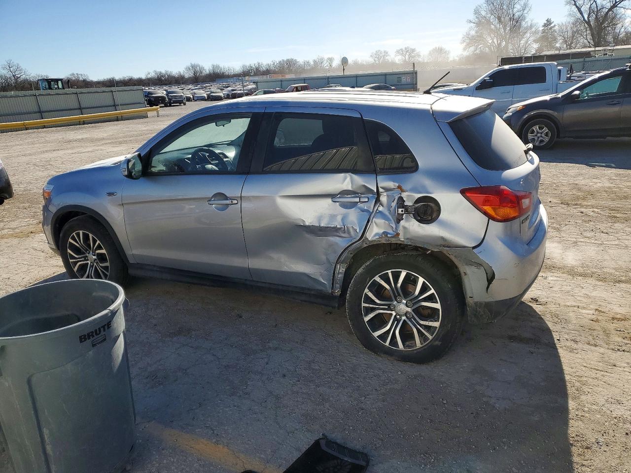 2016 MITSUBISHI OUTLANDER SPORT ES photo 3