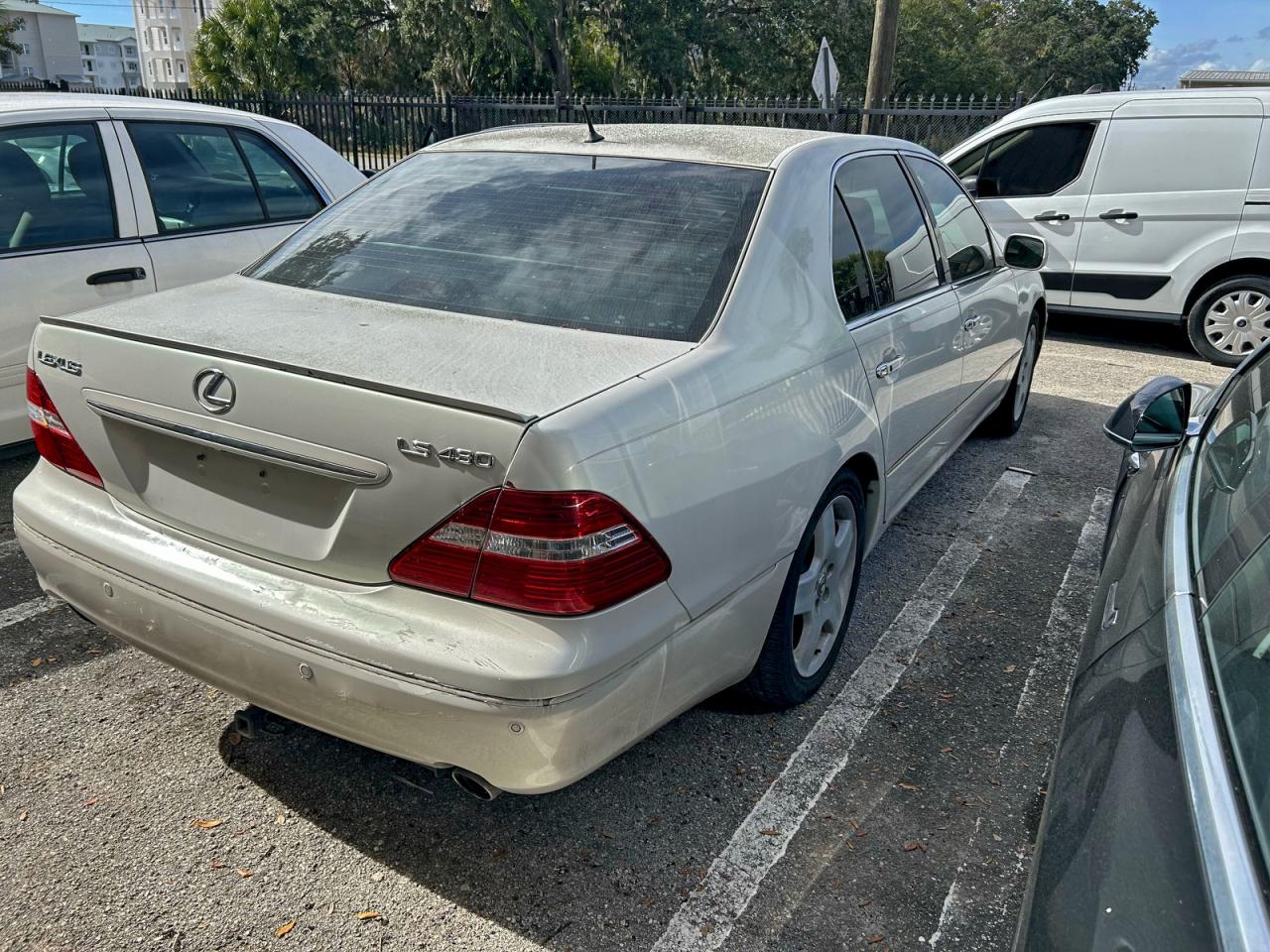 2005 LEXUS LS 430 photo 4