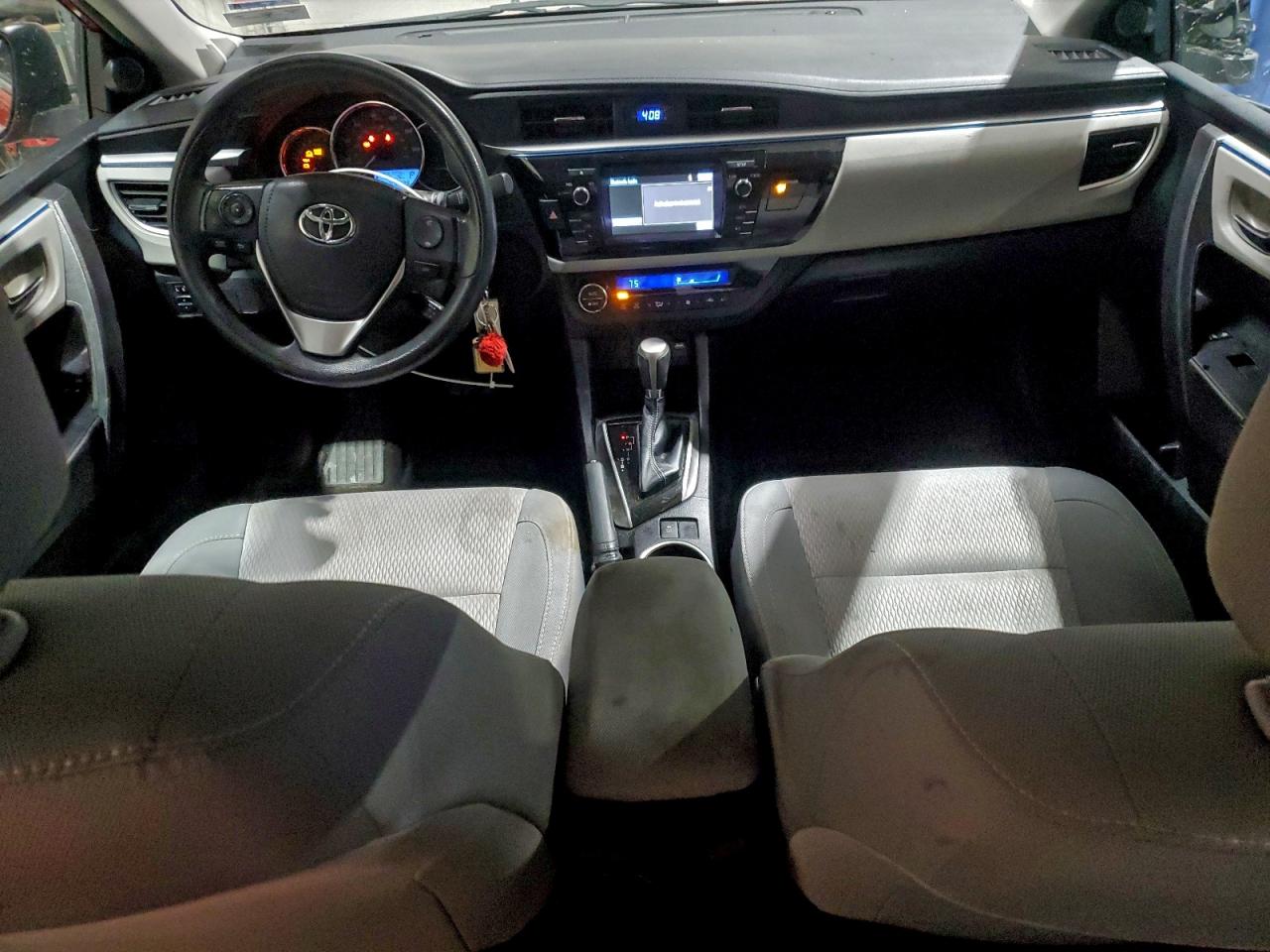 2015 TOYOTA COROLLA L photo 8