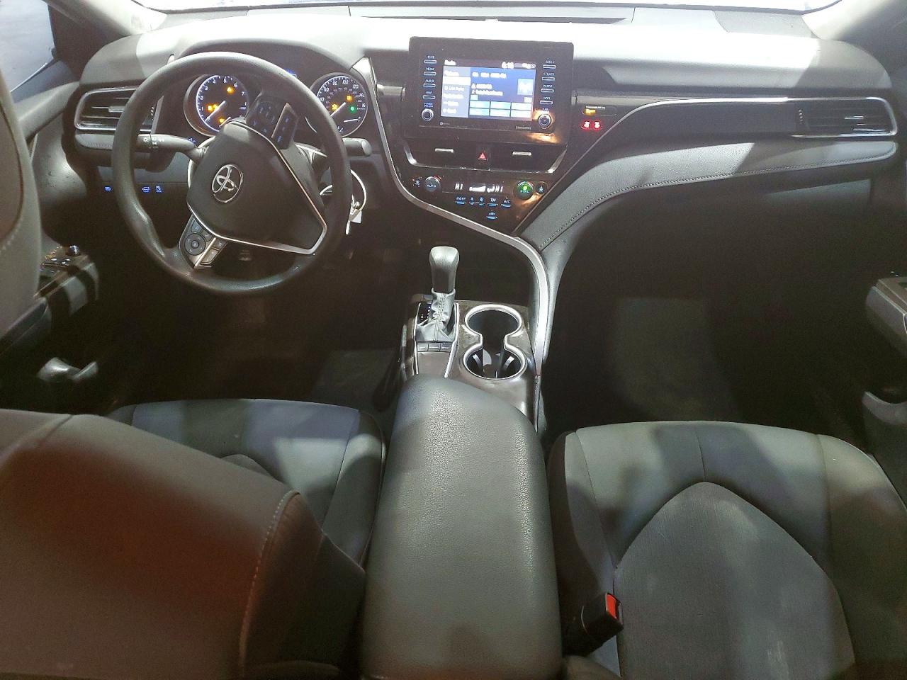 2022 TOYOTA CAMRY LE photo 8