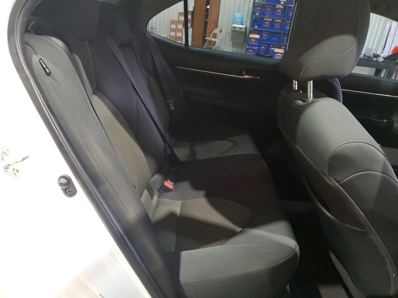 2022 TOYOTA CAMRY LE photo 10
