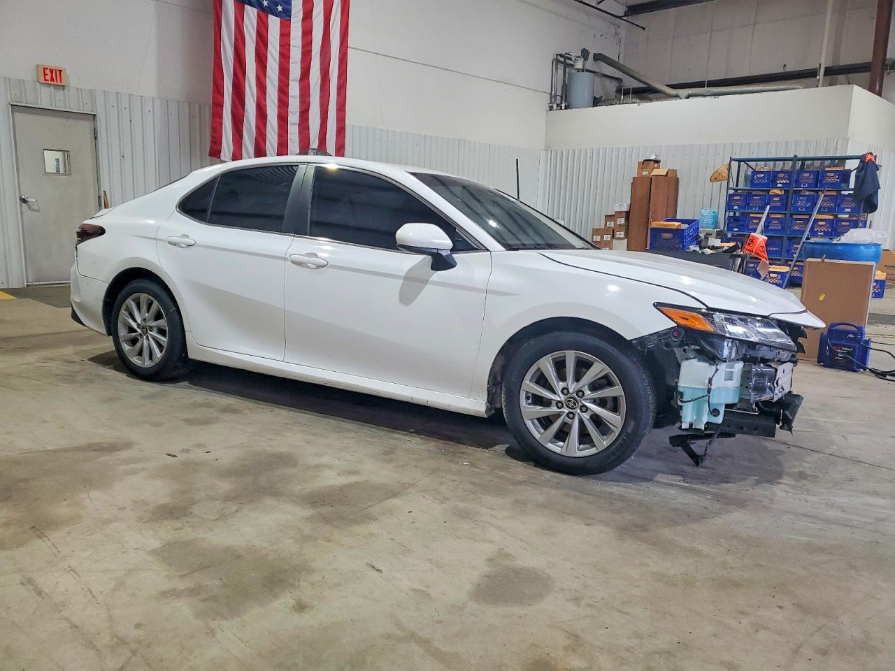 2022 TOYOTA CAMRY LE photo 4