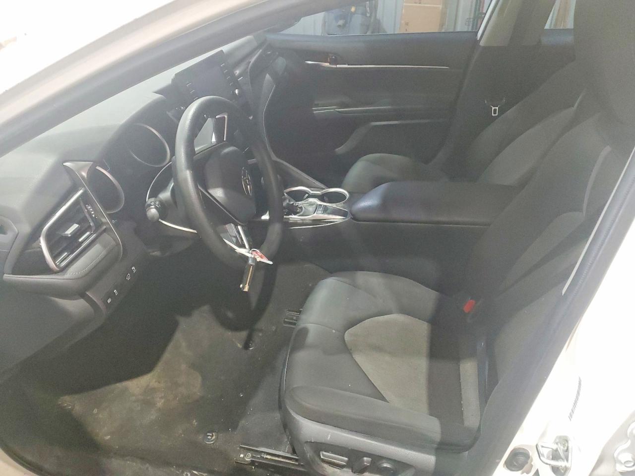 2022 TOYOTA CAMRY LE photo 7