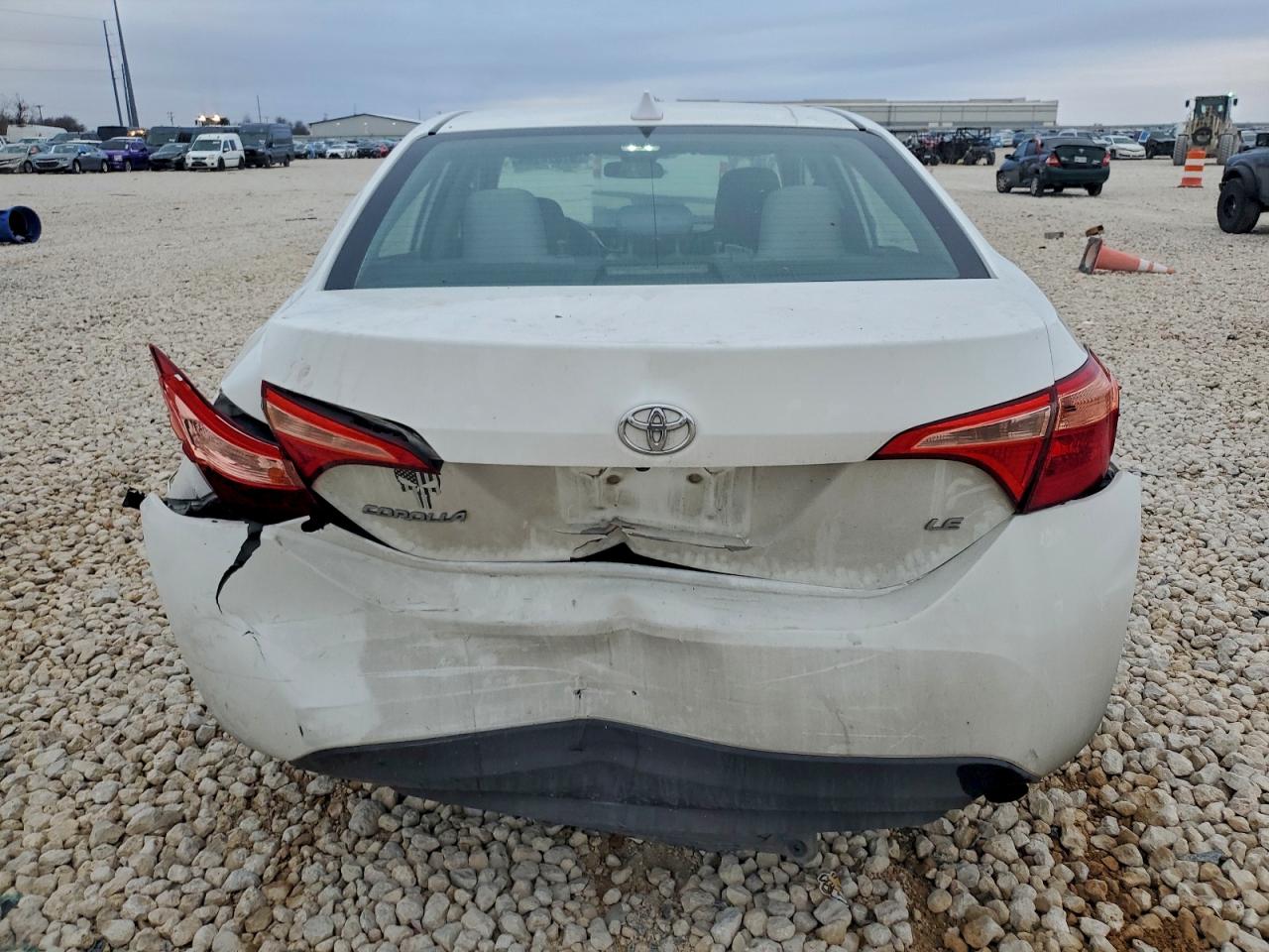 2017 TOYOTA COROLLA L photo 6