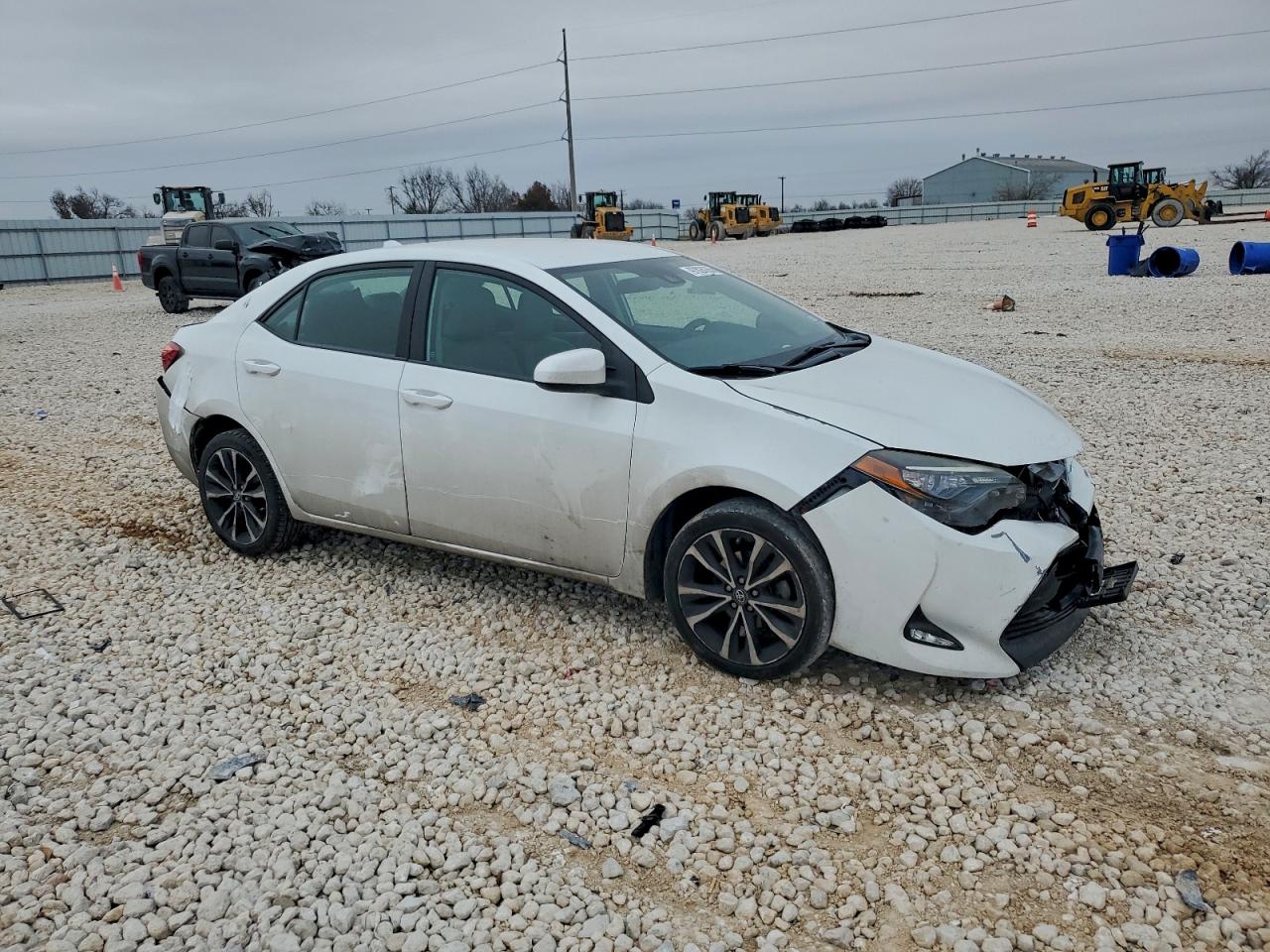 2017 TOYOTA COROLLA L photo 4
