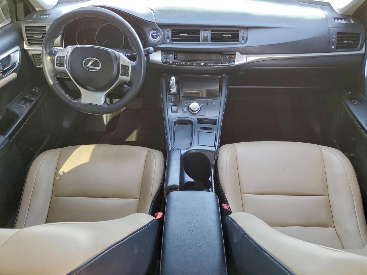 2013 LEXUS CT 200 photo 8