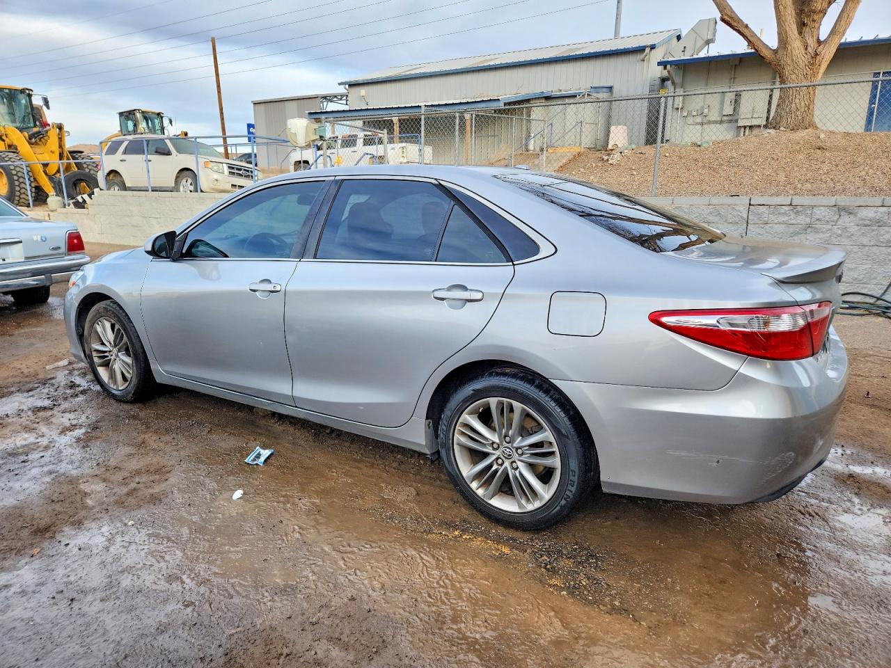 2015 TOYOTA CAMRY SE photo 2
