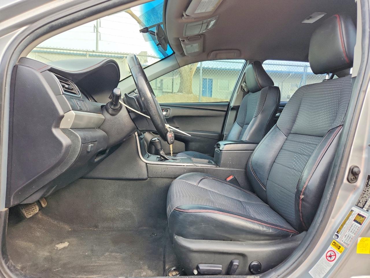 2015 TOYOTA CAMRY SE photo 7