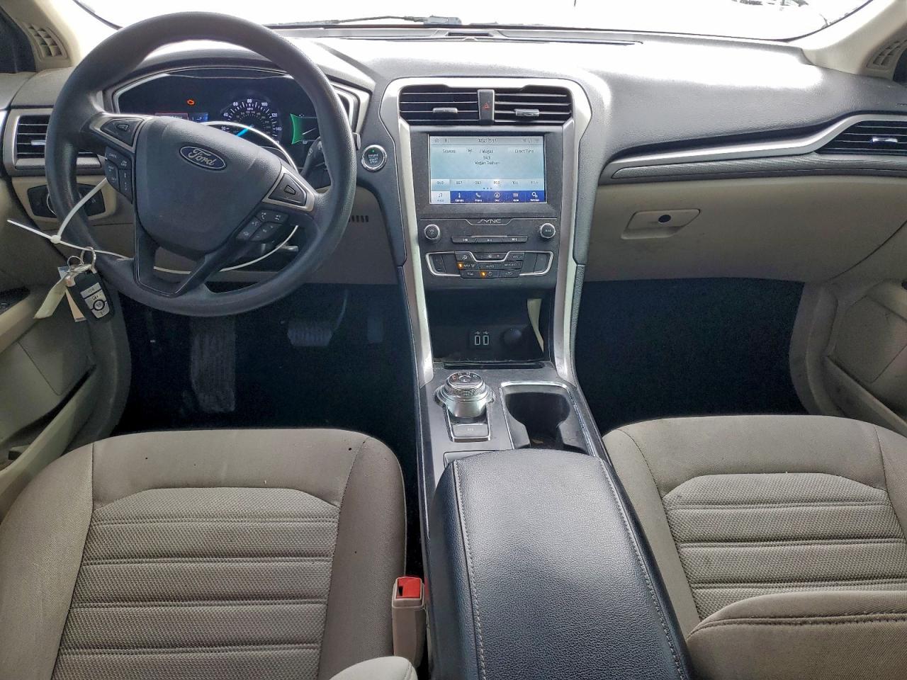 2020 FORD FUSION SE photo 8