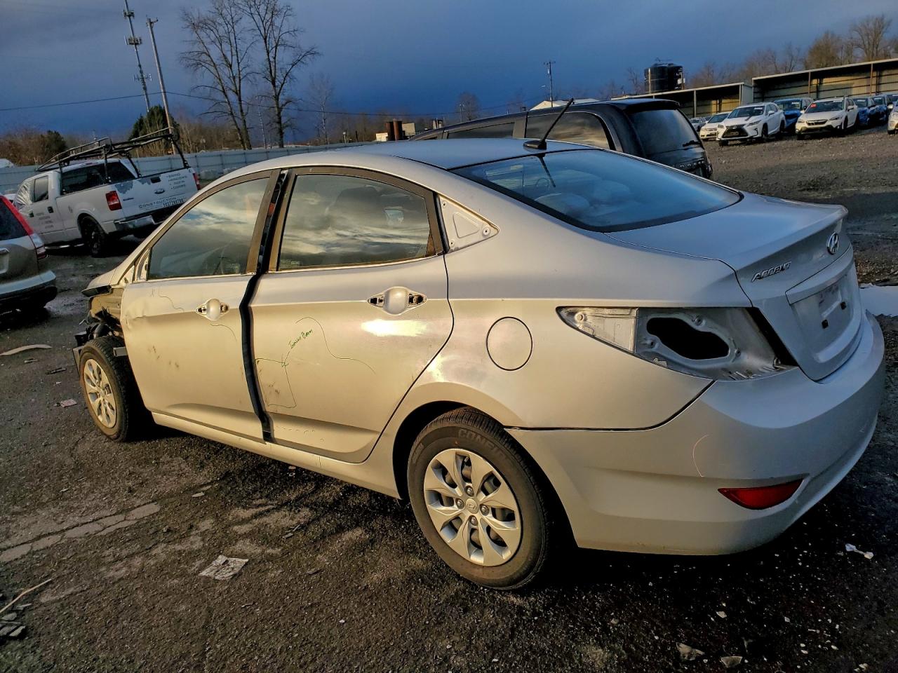2016 HYUNDAI ACCENT SE photo 2