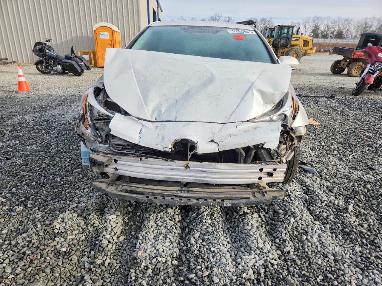 2016 TOYOTA PRIUS photo 5