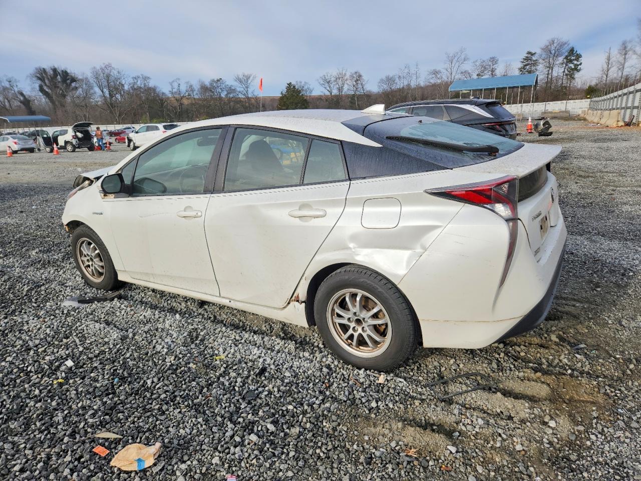 2016 TOYOTA PRIUS photo 2