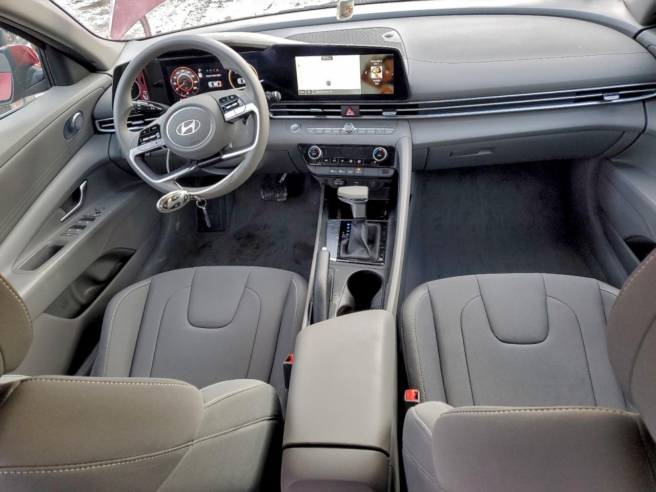 2024 HYUNDAI ELANTRA SEL photo 8