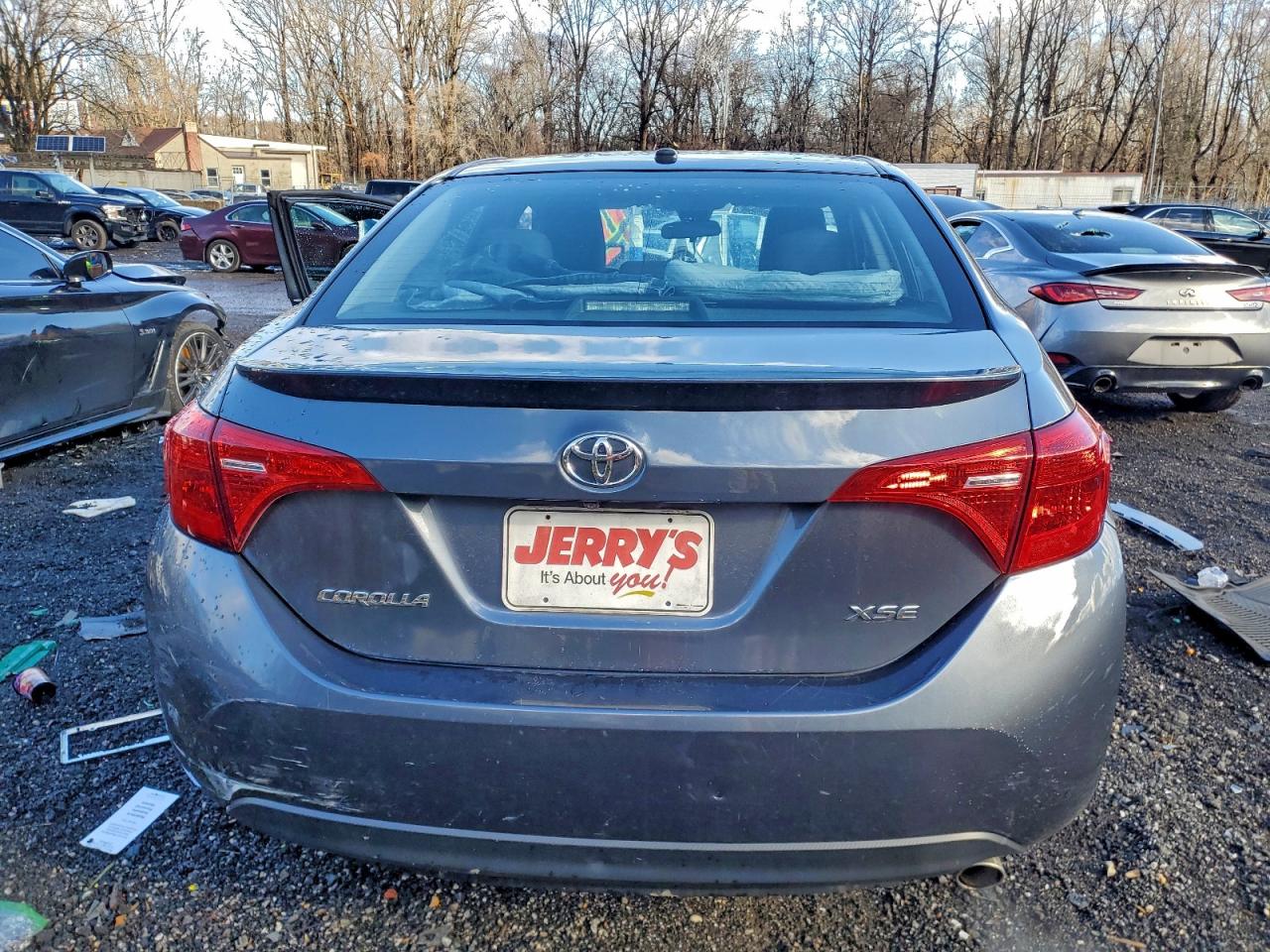 2018 TOYOTA COROLLA L photo 6