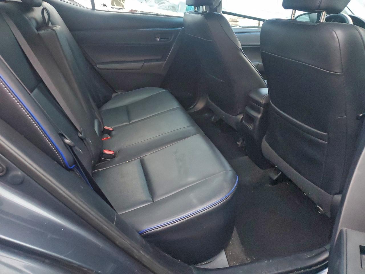 2018 TOYOTA COROLLA L photo 10