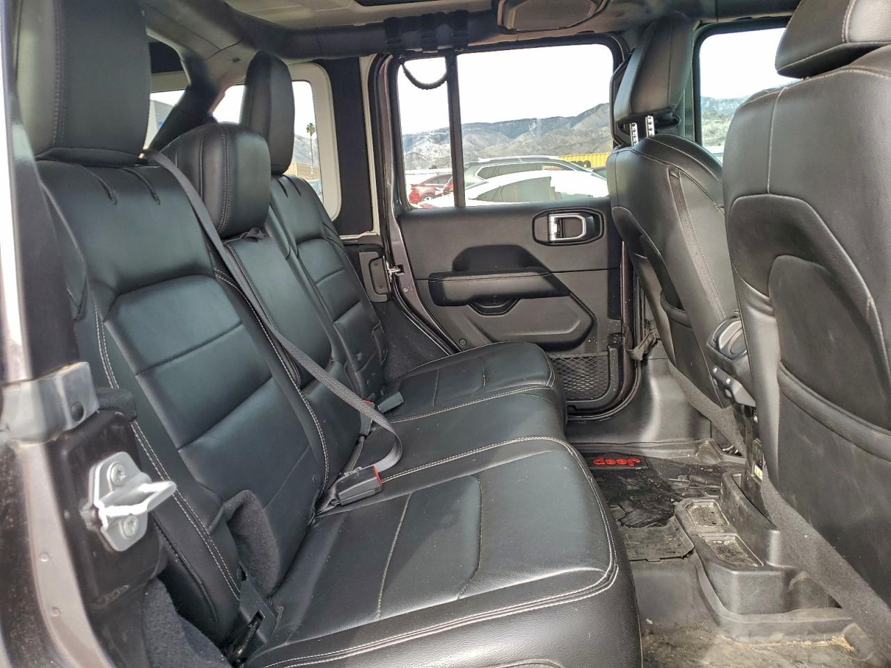 2018 JEEP WRANGLER UNLIMITED SAHARA photo 11