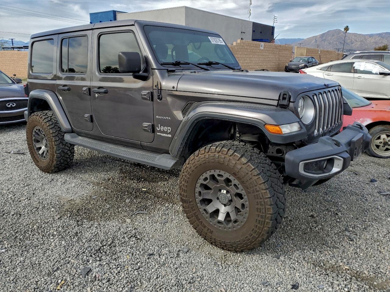 2018 JEEP WRANGLER UNLIMITED SAHARA photo 4