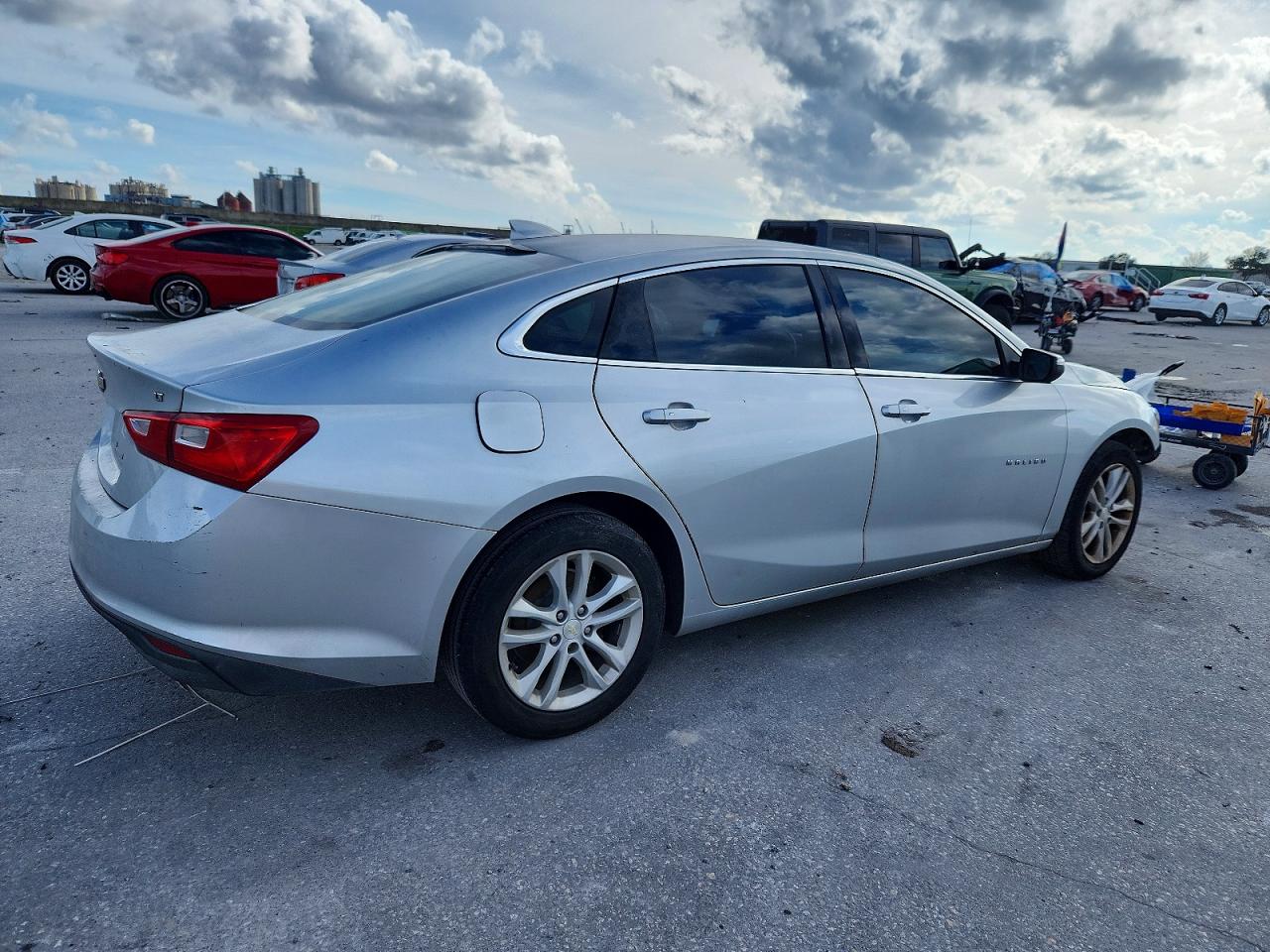 2016 CHEVROLET MALIBU LT photo 3