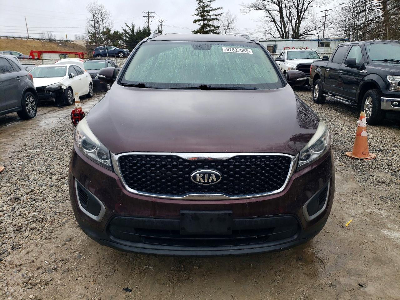 2016 KIA SORENTO LX photo 5